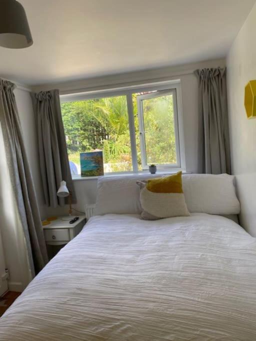 Light Airy Comfy Small Double With En-suite *